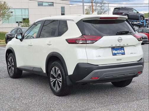 Pearl White Tricoat 2023 Nissan Rogue SV
