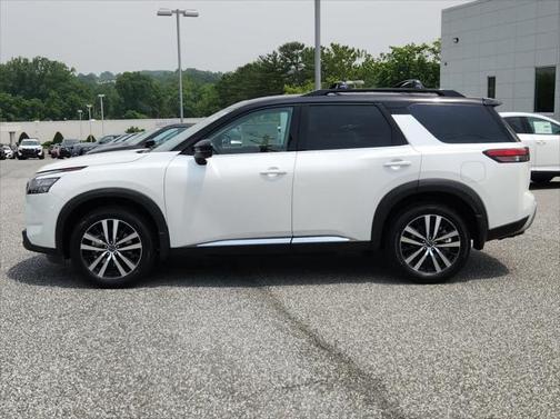 2025 Nissan Pathfinder Platinum 4WD