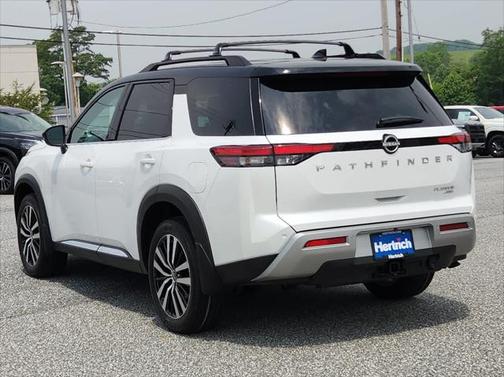 2025 Nissan Pathfinder Platinum 4WD