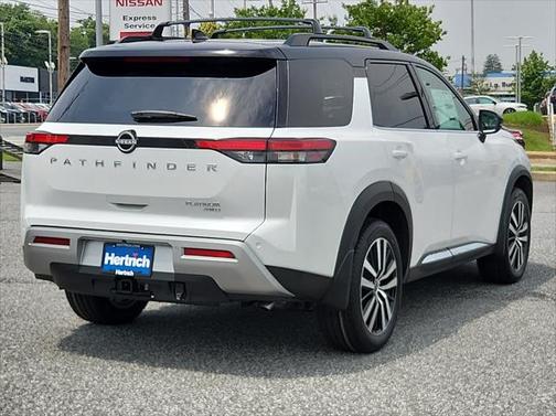 2025 Nissan Pathfinder Platinum 4WD