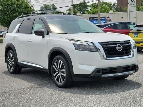 2025 Nissan Pathfinder Platinum 4WD