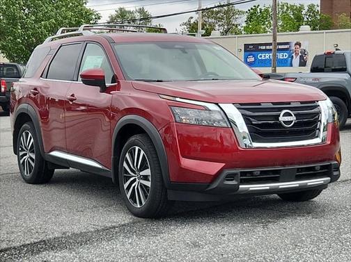 2025 Nissan Pathfinder Platinum 4WD