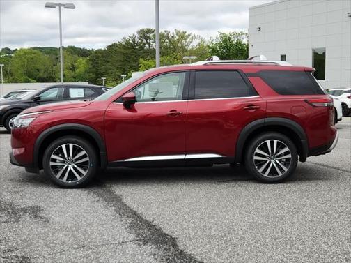 2025 Nissan Pathfinder Platinum 4WD