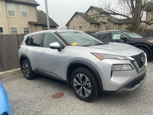 Brilliant Silver Metallic 2022 Nissan Rogue SV