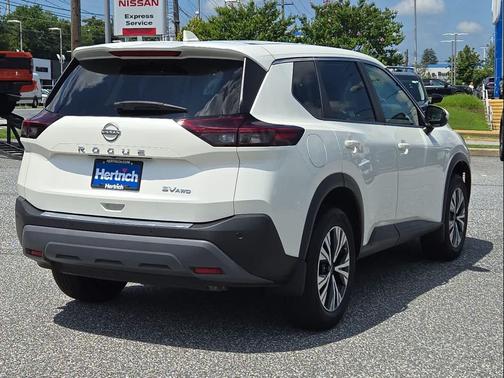 2022 Nissan Rogue SV