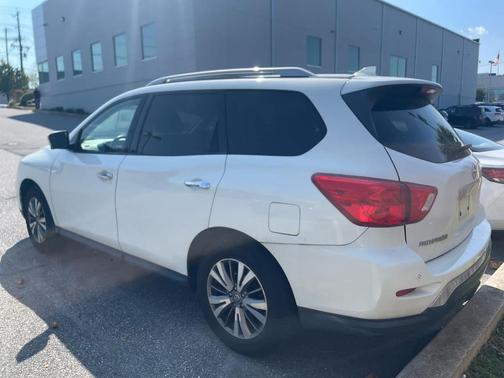 2020 Nissan Pathfinder SL 4WD