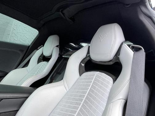 2024 Chevrolet Corvette Stingray w/2LT