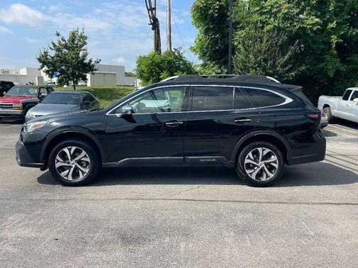 2022 Subaru Outback Touring XT