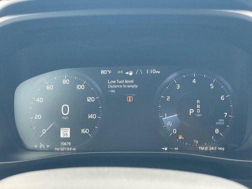 2022 Volvo XC40 T5 Momentum