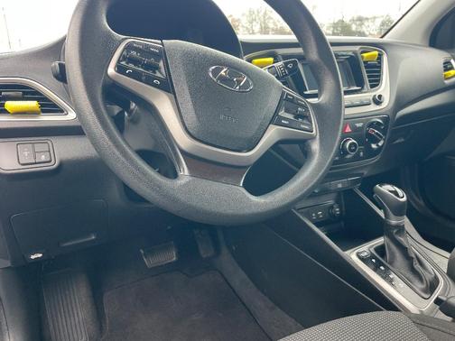 2020 Hyundai Accent SE