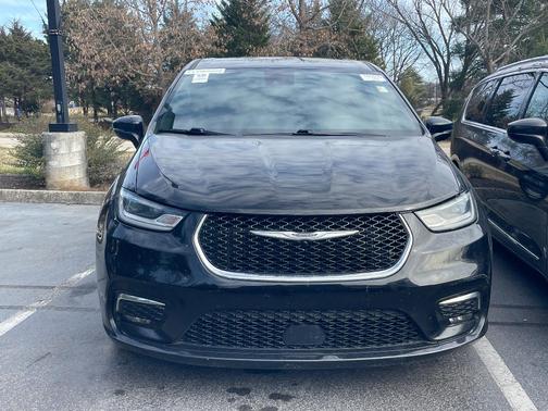 2024 Chrysler Pacifica Touring