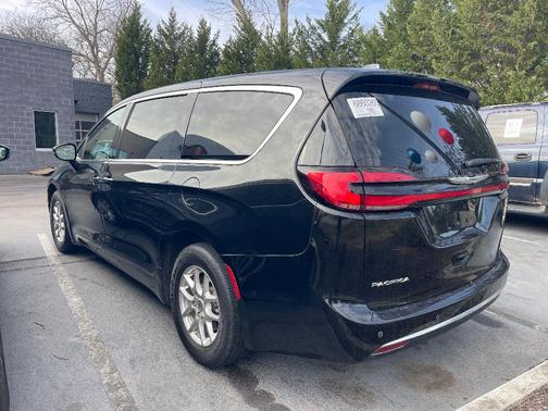 2024 Chrysler Pacifica Touring