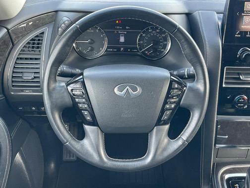 2023 INFINITI QX80 Luxe