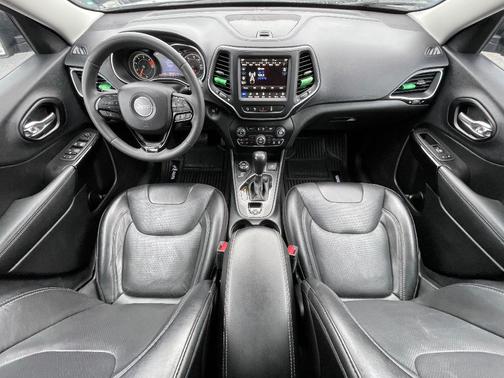 2023 Jeep Cherokee Altitude Lux