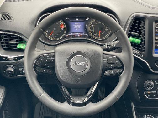 2023 Jeep Cherokee Altitude Lux