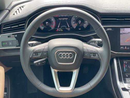 2023 Audi Q8 55 Premium Plus