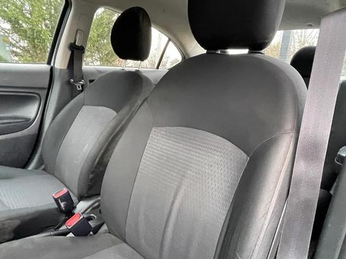 2024 Mitsubishi Mirage G4 LE