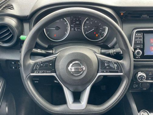 2021 Nissan Kicks S