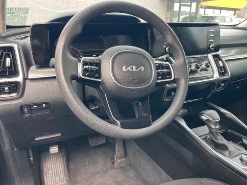 2023 Kia Sorento LX