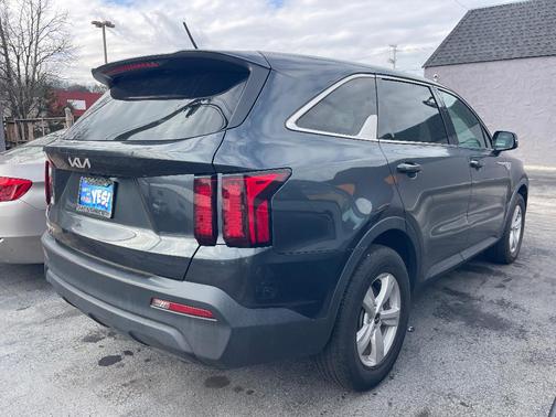 2023 Kia Sorento LX
