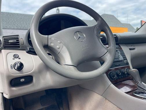 2006 Mercedes-Benz C-Class 