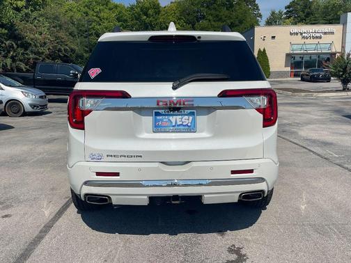2022 GMC Acadia Denali