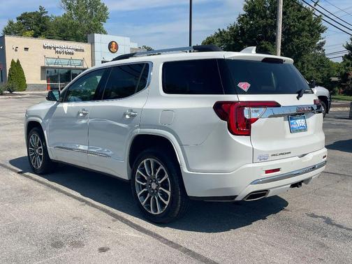 2022 GMC Acadia Denali