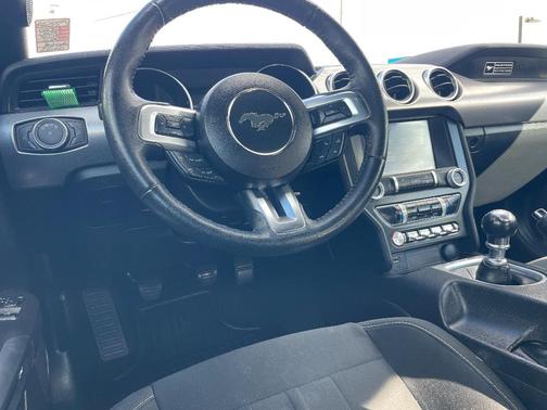 2020 Ford Mustang EcoBoost