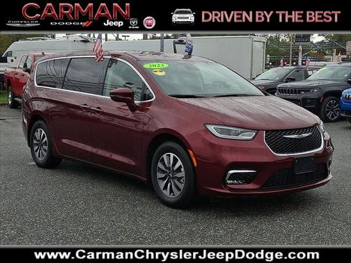 2022 Chrysler Pacifica Hybrid Touring L