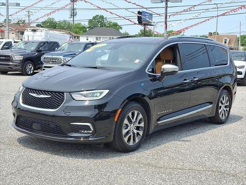2022 Chrysler Pacifica Hybrid Pinnacle