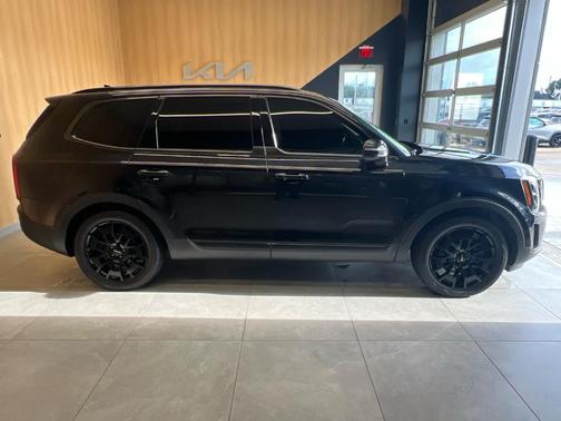 Ebony Black 2022 Kia Telluride EX