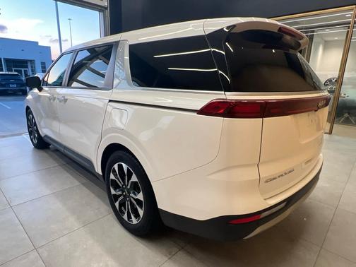 2022 Kia Carnival EX