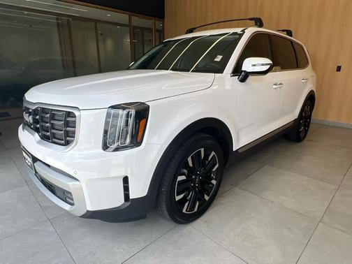 Glacial White Pearl 2024 Kia Telluride SX