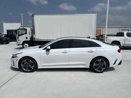 2022 Kia K5 EX