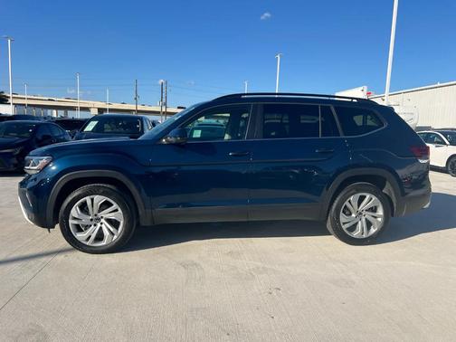 2022 Volkswagen Atlas 3.6L SE w/Technology