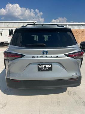 2022 Toyota Sienna XLE