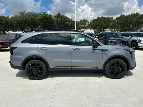 2025 Kia Sorento X-Line EX