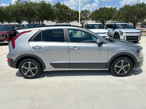 2023 Kia Niro EX