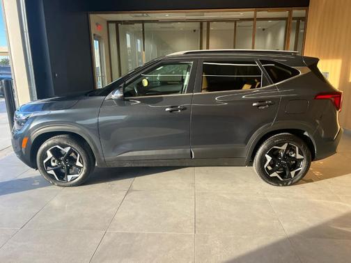 2025 Kia Seltos EX