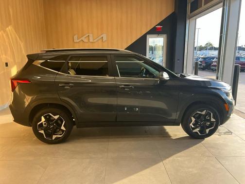 2025 Kia Seltos EX