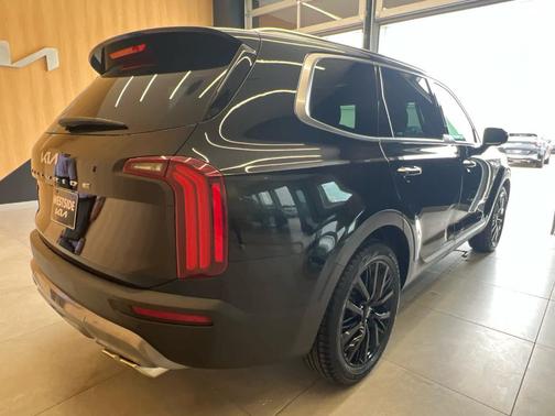 Ebony Black 2022 Kia Telluride SX