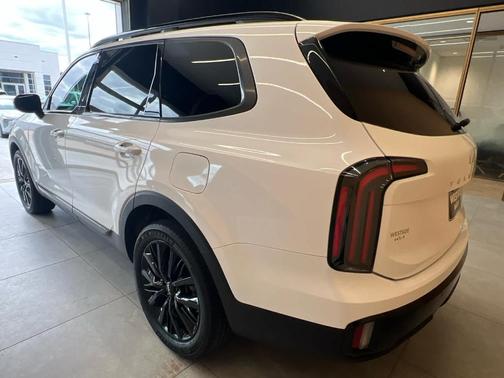 Glacial White Pearl 2024 Kia Telluride SX