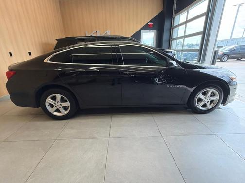 Mosaic Black Metallic 2023 Chevrolet Malibu 1LS