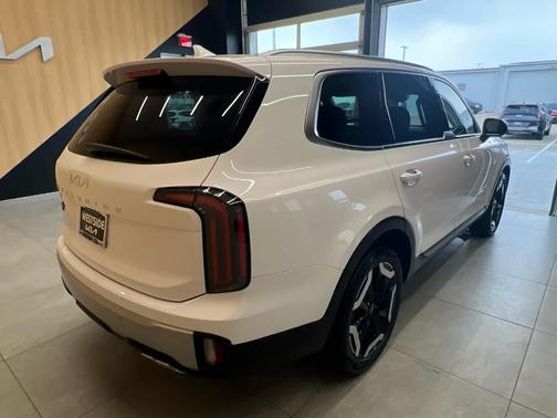 Glacial White Pearl 2023 Kia Telluride EX