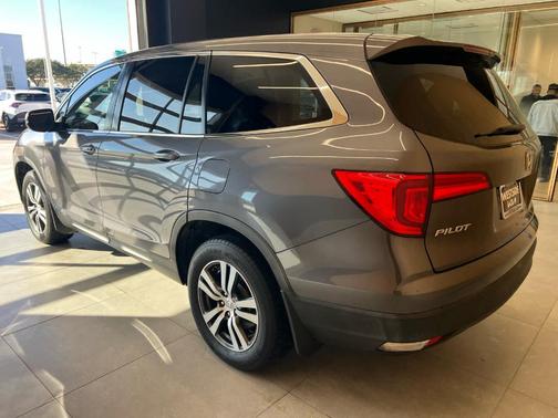 2017 Honda Pilot EX