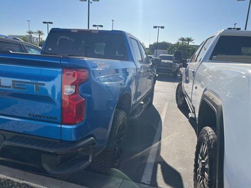 2022 Chevrolet Silverado 1500 Custom Trail Boss