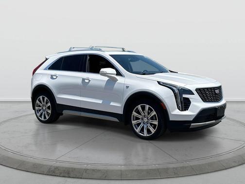 Crystal White Tri-Coat 2021 Cadillac XT4 Premium Luxury