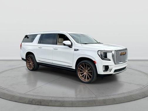 Summit White 2023 GMC Yukon XL Denali