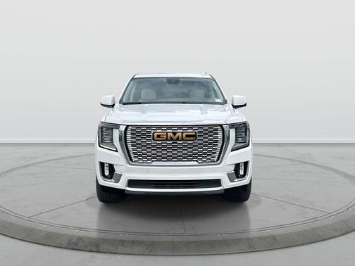 Summit White 2023 GMC Yukon XL Denali