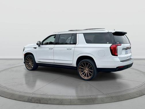 Summit White 2023 GMC Yukon XL Denali